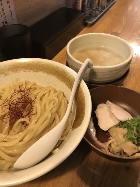 「鶏白湯つけ麺  鶏そぼろご飯（梅しそ）」@麺匠ようすけ 鶏煮亭の写真