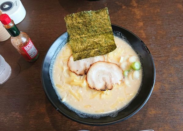 「ちーずのらーめん」@ら～めん のとやま 長後本店の写真