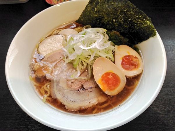 「期間限定 鶏油醤油そば」@麺屋 シロサキの写真