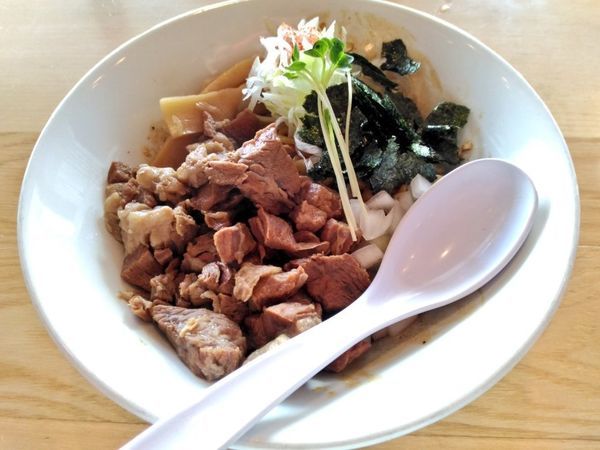 「期間限定 ブラックジャンクまぜそば」@ストライプ ヌードルズの写真