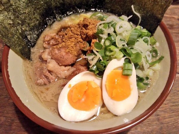 「期間限定 豚骨魚介ラーメン ～がんじゅう家～」@琉球チルダイの写真