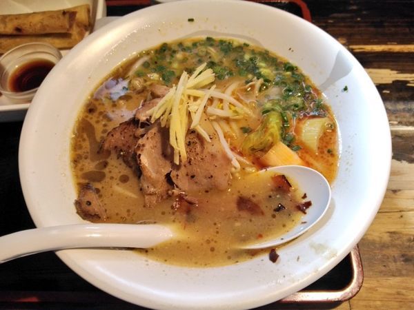 「とんこつらぁ麺」@麺龍伝説 我流家 赤の写真