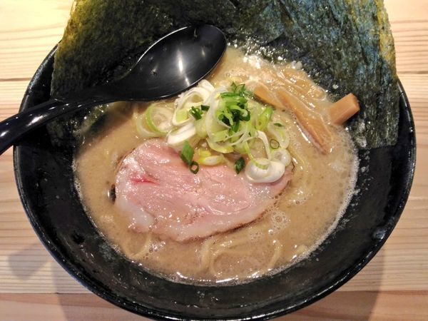 「ド豚骨ラーメン」@麺恋 まうろあの写真