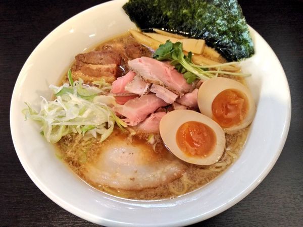 「2周年限定 肉中華そば」@麺屋 シロサキの写真