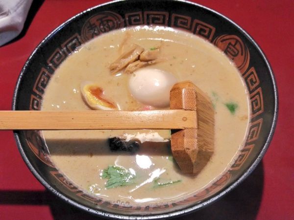 「鰻らーめん（醤油）」@八べえの写真