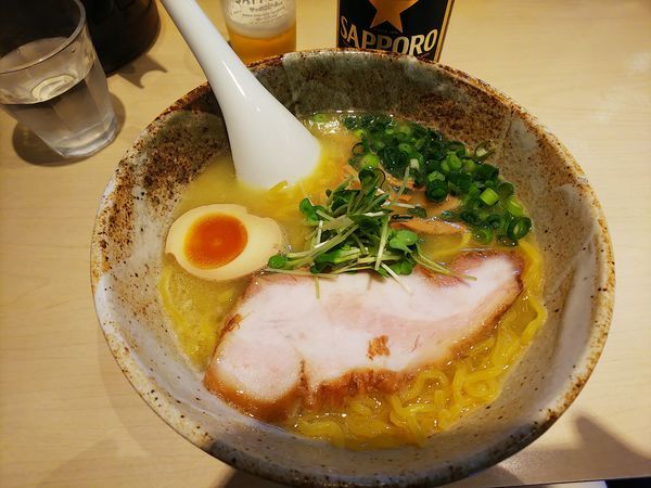 「塩らぁめん」@麺や けせらせらの写真