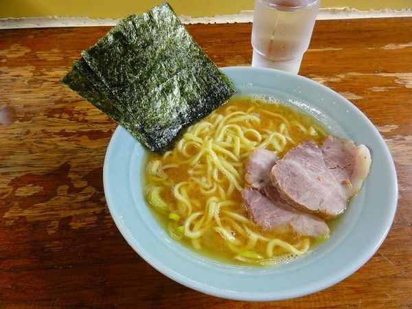 「ラーメン700円　麺硬め」@まこと家の写真