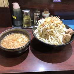 GENDA満腹つけ麺 800円（300g、野菜アブラ多め）