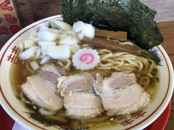 「煮干し中華そば＋たまねぎトッピング」@肉煮干し中華そば さいころの写真