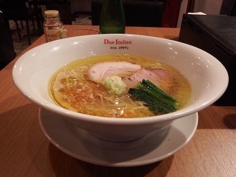 「塩らぁ麺」@黄金の塩らぁ麺 due Italian 横浜青葉台店の写真