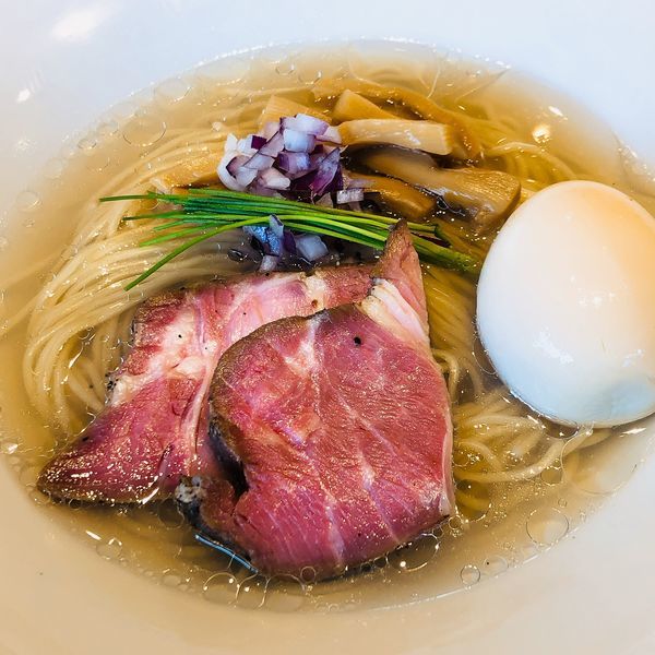 「味玉中華蕎麦(塩) ¥900」@宍道湖しじみ中華蕎麦 琥珀 東京本店の写真