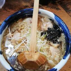 醤油肉らーめん