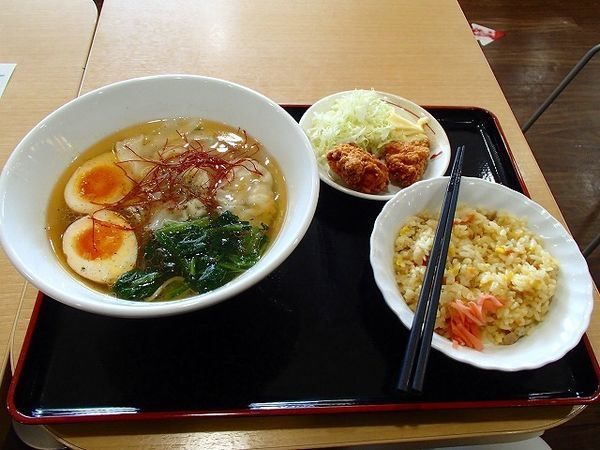 「味玉エビワンタン麺 チャーハン付き(唐揚げは別途)」@ラーメンわかしお アルカード茂原FS店の写真