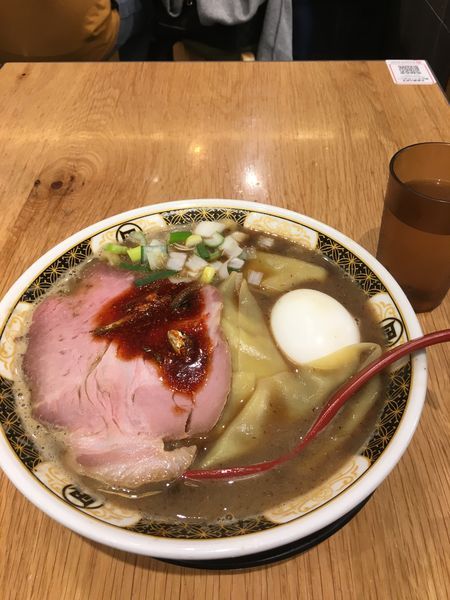 「こってりラーメン 味玉 (中盛、麺柔め)」@すごい煮干ラーメン凪 五反田西口店の写真