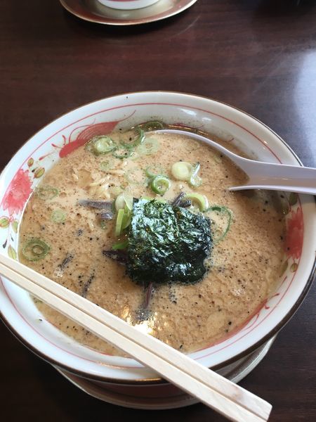 「豚骨醤油らーめん」@十六代目 哲麺 大垣上面店の写真