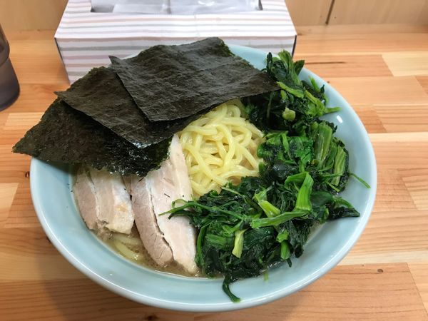 「しょうゆ大盛り＋ほうれん草」@すけちゃんラーメンの写真