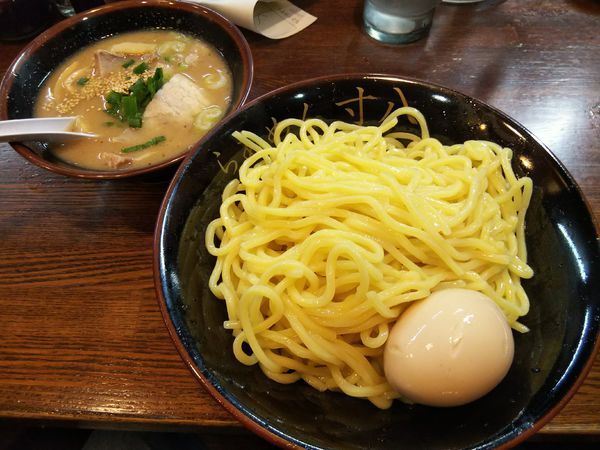 「塩つけ麺 (2玉) +味玉:サービス券」@らあめん 塩八の写真