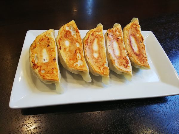 「餃子」@元祖辛味噌ラーメン 海老秀 狸小路二丁目店の写真