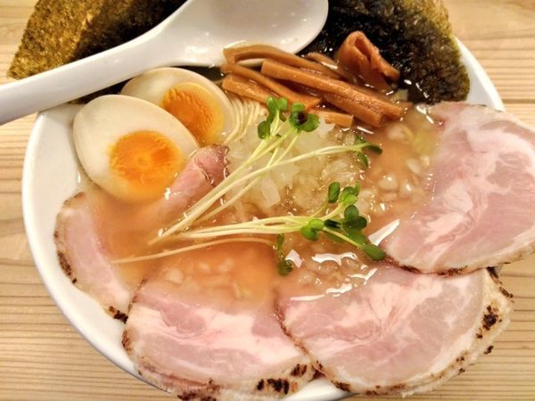 「煮干醤油らーめんSP」@麺恋 まうろあの写真