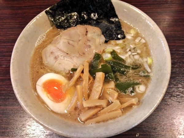 「期間限定 魚介豚骨拉麺」@麺道 くろとんの写真