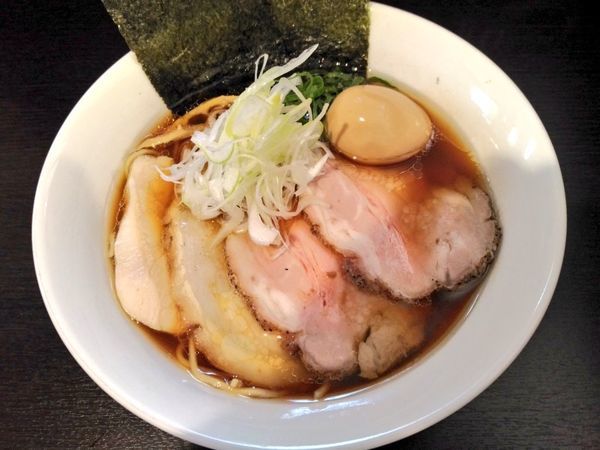 「きまぐれ限定 特製醤油そば」@麺屋 シロサキの写真