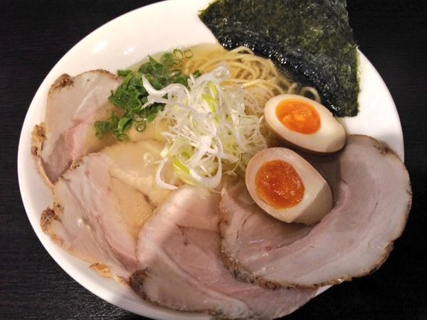 「きまぐれ限定 肉ニボ塩そば」@麺屋 シロサキの写真