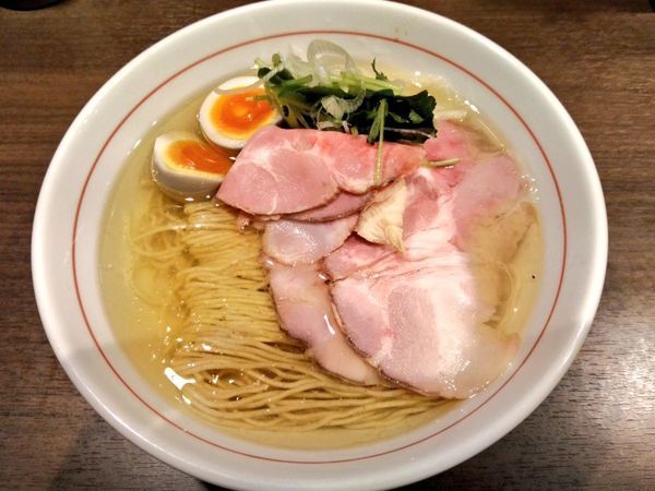 「特選ラーメン 白」@八咫烏の写真