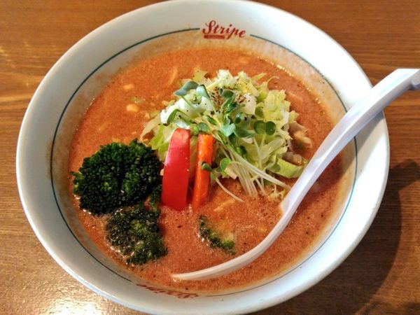 「ヴィーガントマトラーメン」@ストライプ ヌードルズの写真