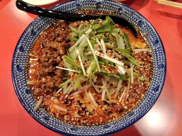 「麻辣担々麺」@餃子屋 弐ノ弐 牧志店の写真