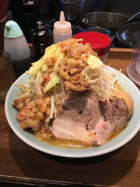 「中ラーメン」@立川マシマシ OGKB店の写真