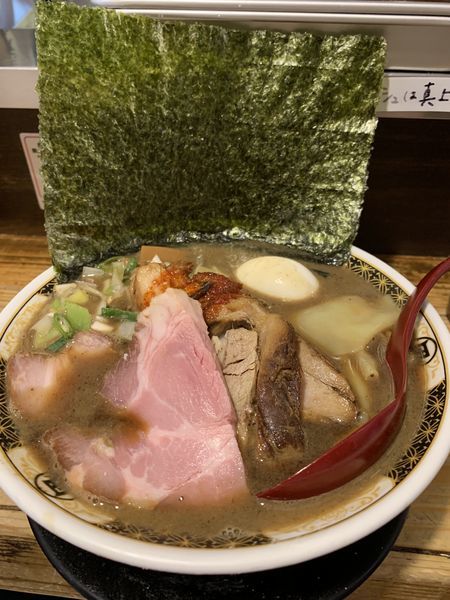 「スーパーゴールデン」@すごい煮干ラーメン凪 新宿ゴールデン街店 本館の写真