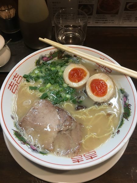 「豚骨ラーメン+味玉」@萬福本舗の写真