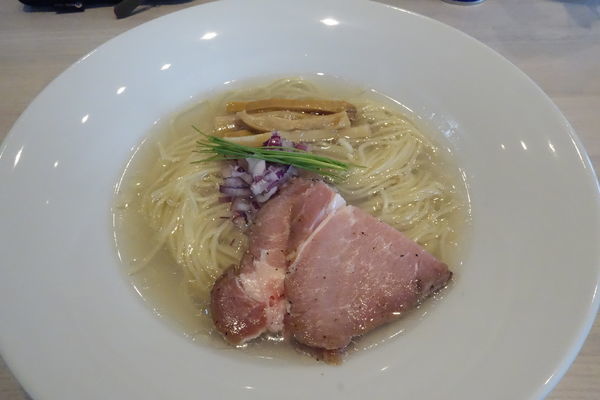 「宍道湖しじみ中華蕎麦　塩」@宍道湖しじみ中華蕎麦 琥珀 東京本店の写真