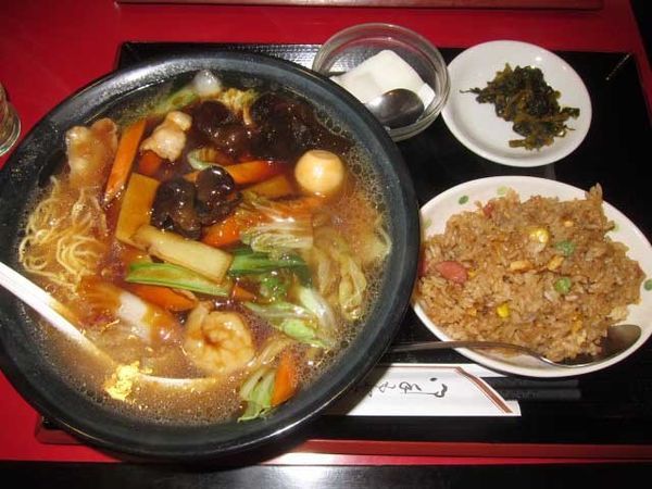 「五目湯麺＋小チャーハン　650円（ランチ）」@花彫酒家の写真