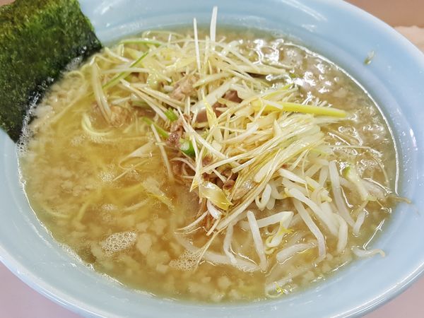 「ねぎらーめん 中盛 ￥800」@ラーメンショップ 緑ヶ丘店の写真