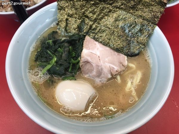 「半熟味玉ラーメン並 (750円)」@横浜ラーメン武蔵家 薬園台店の写真
