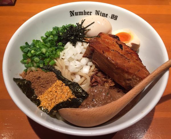 「贅沢油そば」@麺Dining Number Nine 09の写真