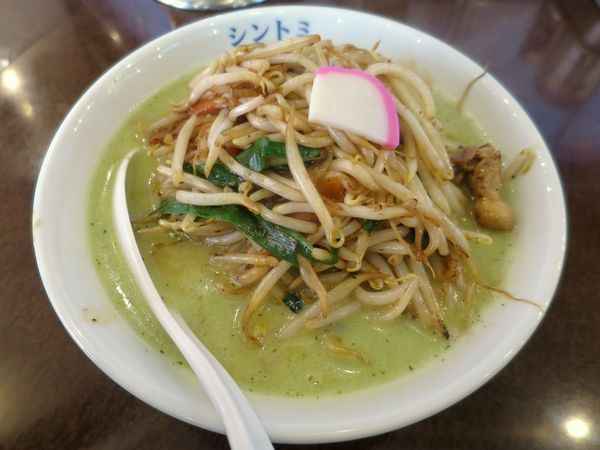 「濃厚バジルタンメン ８３０円＋税」@極濃湯麺シントミ 本庄インター店の写真