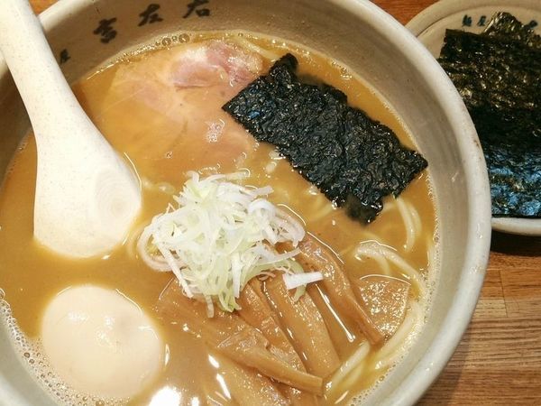 「味玉らーめん＋のり」@麺屋吉左右の写真