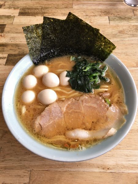 「ラーメン+ウズラ+半ライス(680円+50円+50円)」@壱六家 大和店の写真