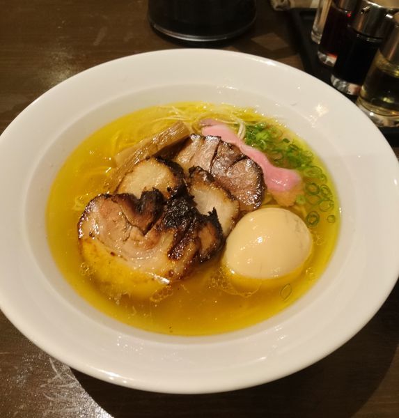 「チャーシュー塩らぁめん 味玉」@麺処 青野の写真