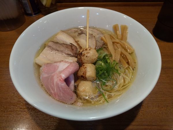 「[限定] 炙り焼豚の塩そば」@寿製麺よしかわ 川越店の写真