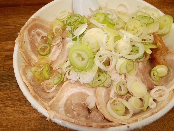 「チャーシューめん（薬味ネギ多め）」@らーめん弁慶 門前仲町店の写真