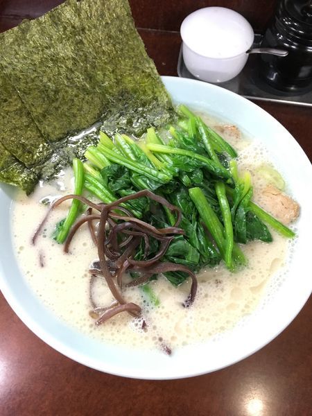 「塩ラーメン+ほうれん草増し」@横浜ラーメン 壱鉄家の写真