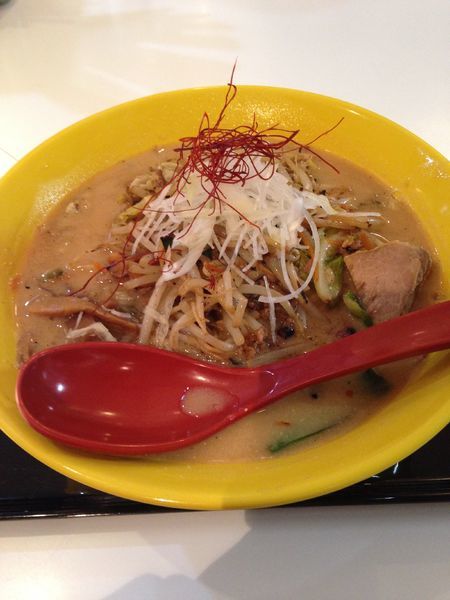 「3SO香福豚ホルモン炒めのせ 900円」@RA-MEN 3SOの写真