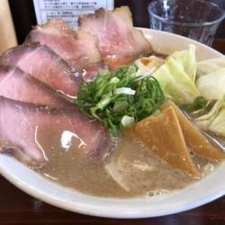 肉入り豚骨ラーメン＋替え玉