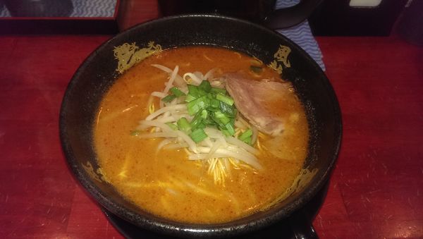 「辛ラーメン、替え玉w」@とんこつラーメン 博多風龍 渋谷店の写真