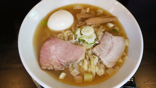 「塩らーめん+味玉」@松屋食堂の写真