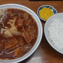 支那そば 小肉入 650円 + めし 200円