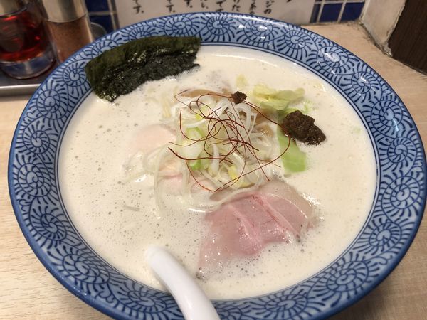 「濃厚鷄豚ソバ」@鶏豚骨 一學の写真